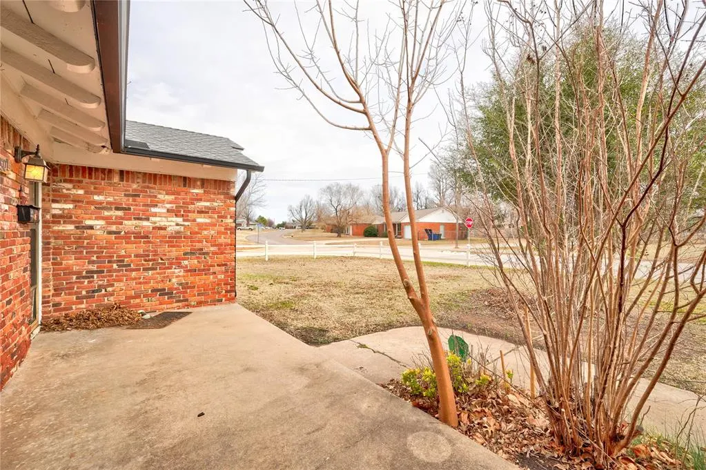 Photo 34 — 1501 Carlisle Court, Oklahoma City, OK 73120