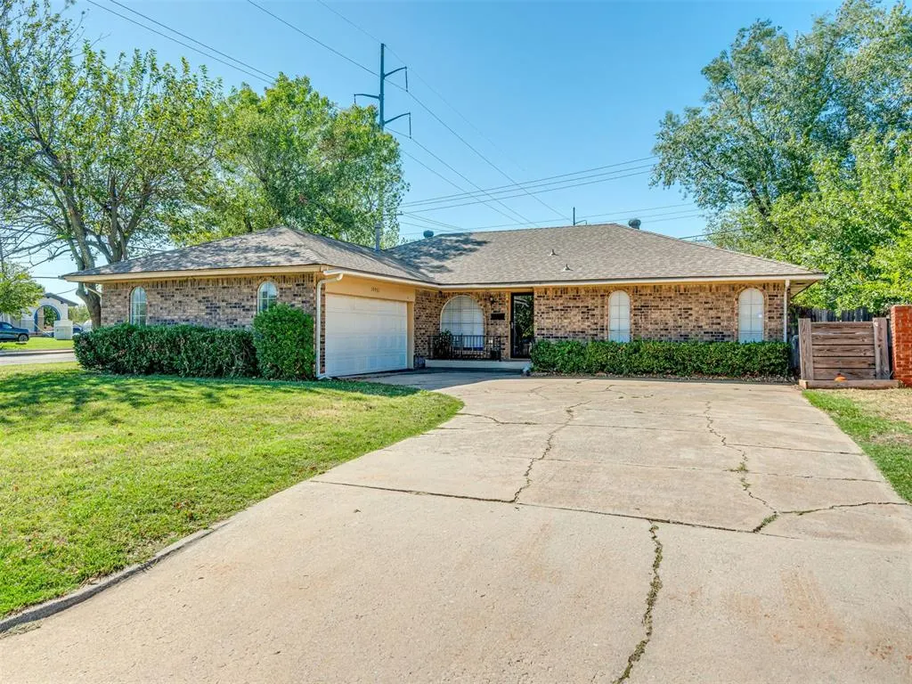 Photo 2 — 10901 N Villa Avenue, Oklahoma City, OK 73120