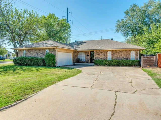 Photo 2 — 10901 N Villa Avenue, Oklahoma City, OK 73120