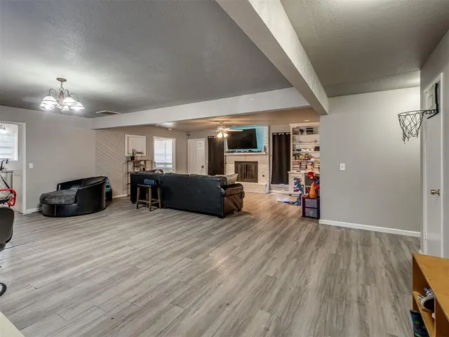 Photo 6 — 10901 N Villa Avenue, Oklahoma City, OK 73120