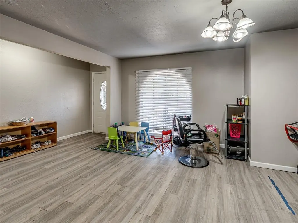 Photo 9 — 10901 N Villa Avenue, Oklahoma City, OK 73120