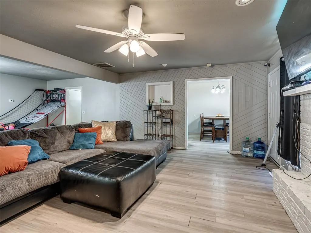 Photo 13 — 10901 N Villa Avenue, Oklahoma City, OK 73120