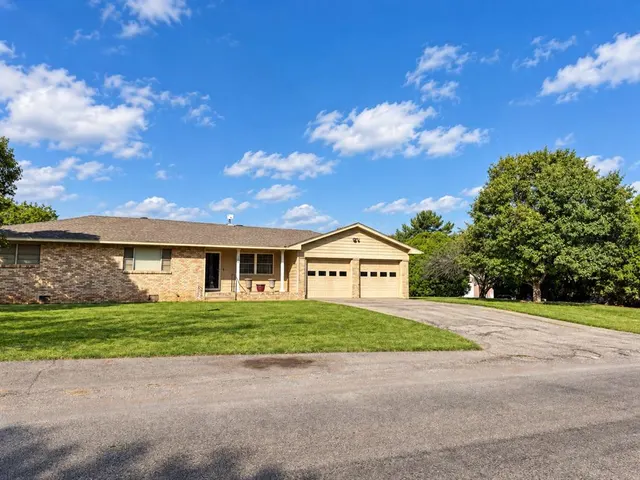 Photo 2 — 205 S Highland Drive, Erick, OK 73645