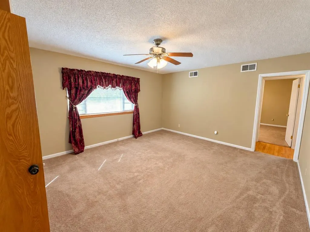 Photo 15 — 205 S Highland Drive, Erick, OK 73645