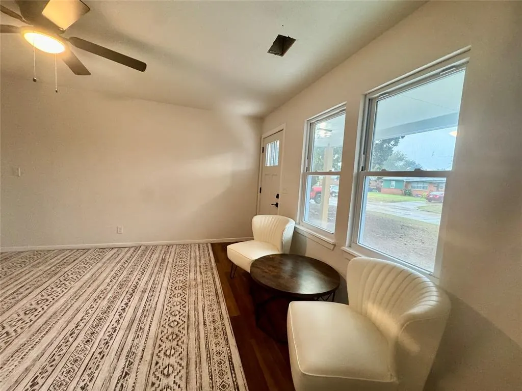 Photo 2 — 40 Village Drive, Chickasha, OK 73018