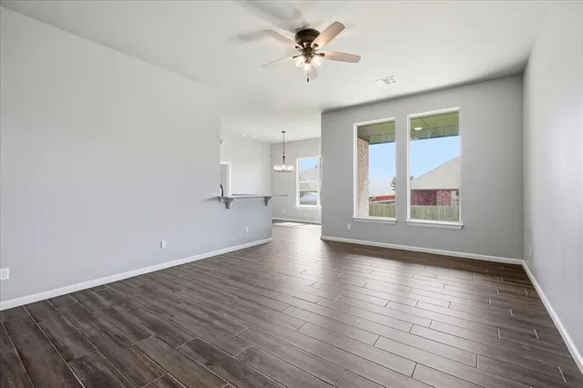 Photo 6 — 704 N Cottontail Way, Mustang, OK 73064