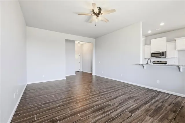 Photo 7 — 704 N Cottontail Way, Mustang, OK 73064
