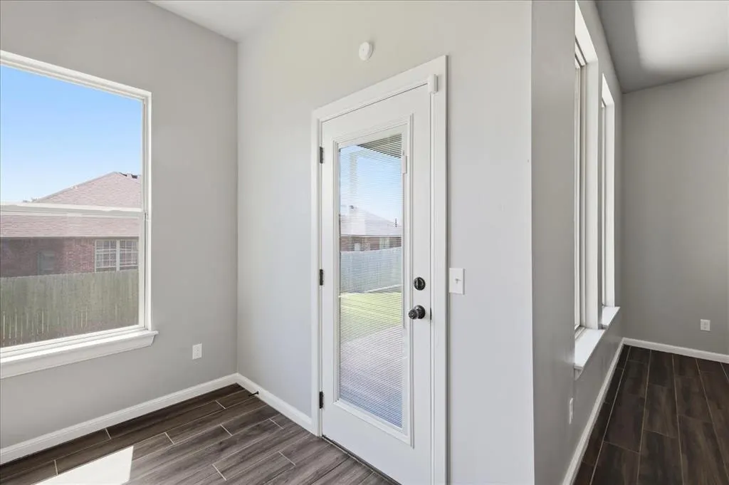 Photo 17 — 704 N Cottontail Way, Mustang, OK 73064