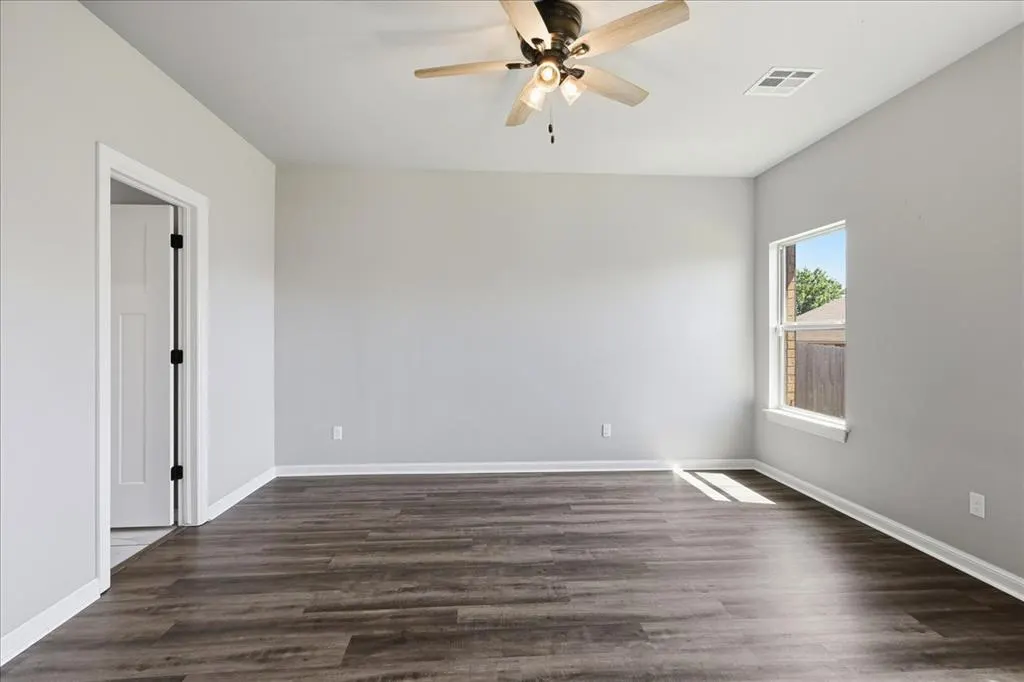 Photo 18 — 704 N Cottontail Way, Mustang, OK 73064