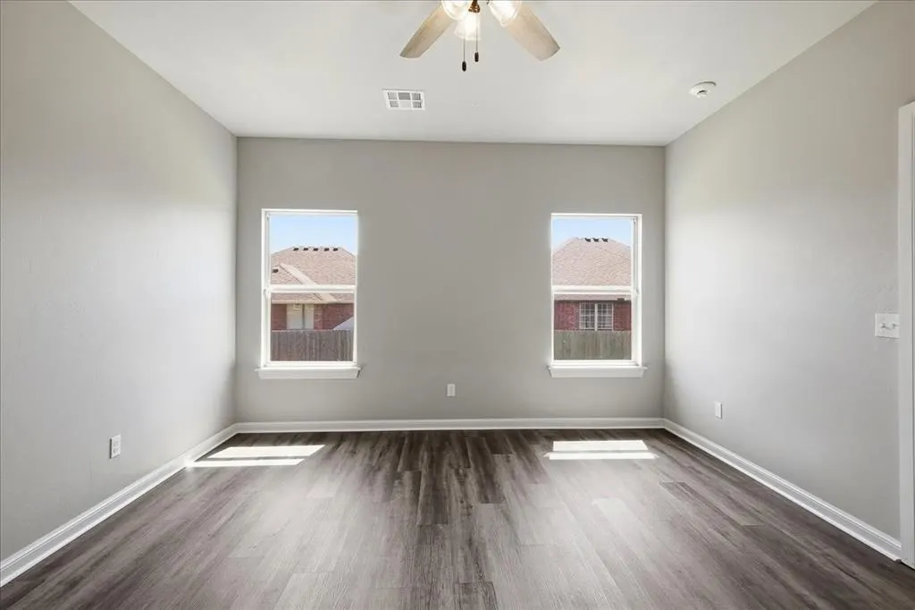 Photo 19 — 704 N Cottontail Way, Mustang, OK 73064