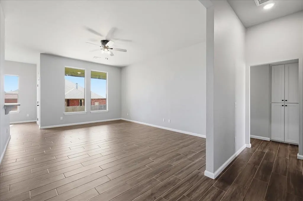 Photo 31 — 704 N Cottontail Way, Mustang, OK 73064