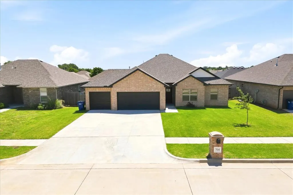 Photo 49 — 704 N Cottontail Way, Mustang, OK 73064