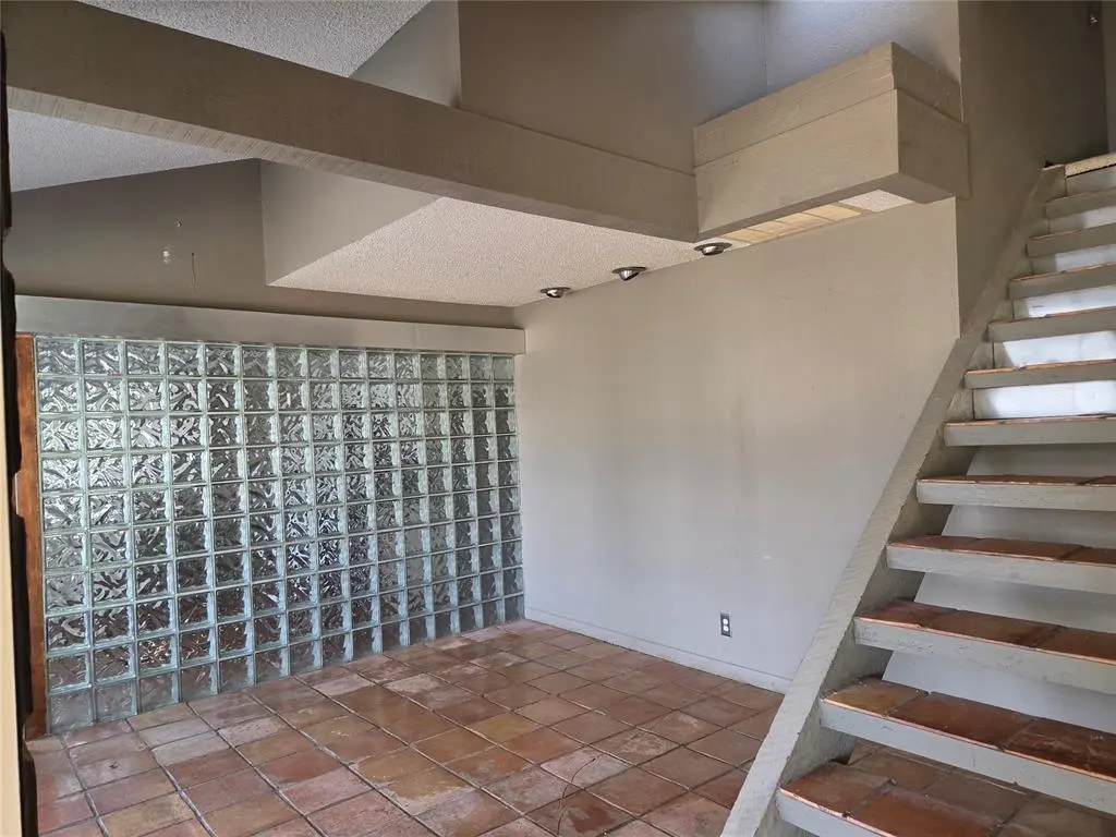 Photo 15 — 9915 Hefner Village Place, Oklahoma City, OK 73162