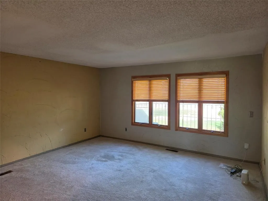 Photo 16 — 9915 Hefner Village Place, Oklahoma City, OK 73162