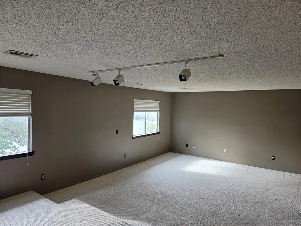 Photo 43 — 9915 Hefner Village Place, Oklahoma City, OK 73162