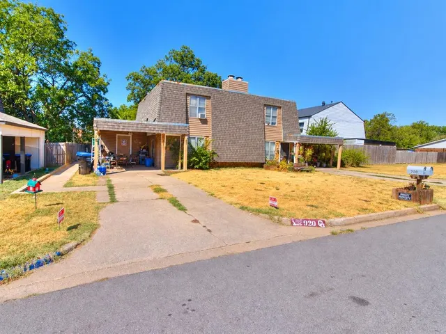 Photo 2 — 920 Acacia Circle 922, Noble, OK 73068