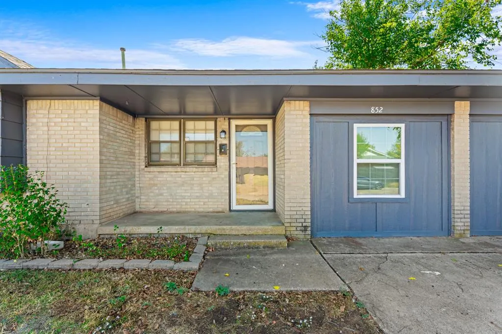 Photo 10 — 852 NW 9th Street, Moore, OK 73160