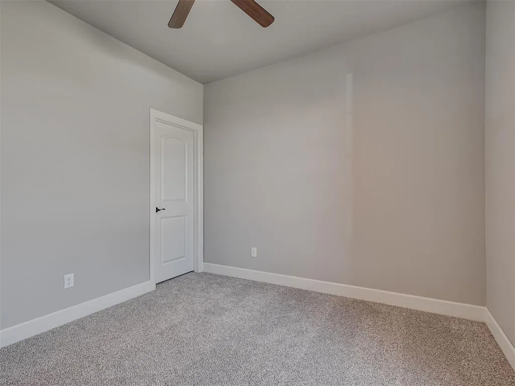 Photo 33 — 2218 W Cole Drive, Mustang, OK 73064