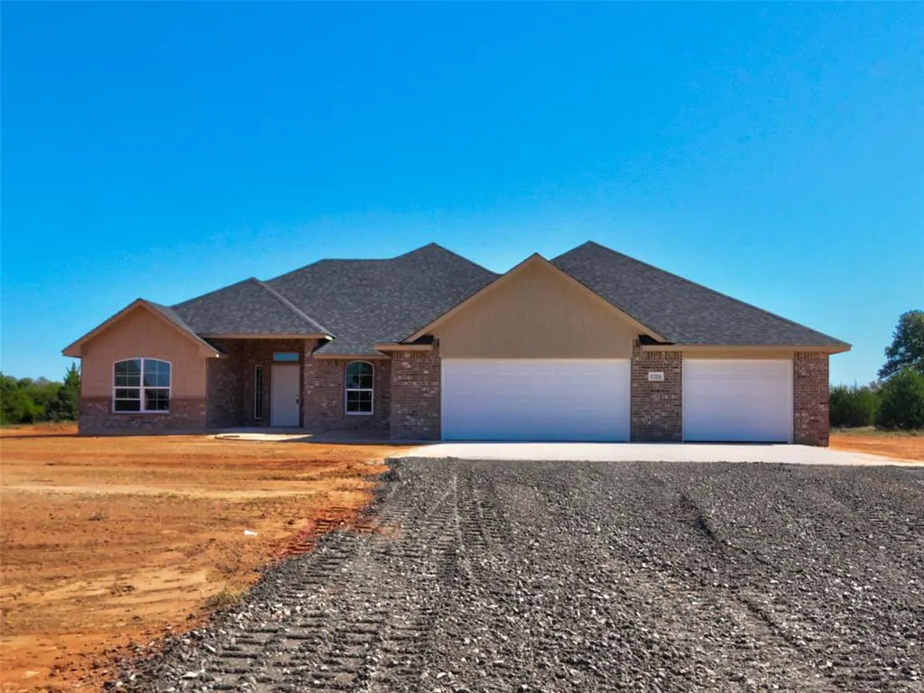 Front exterior — 870256 Red Stone Circle, Chandler, OK 74834