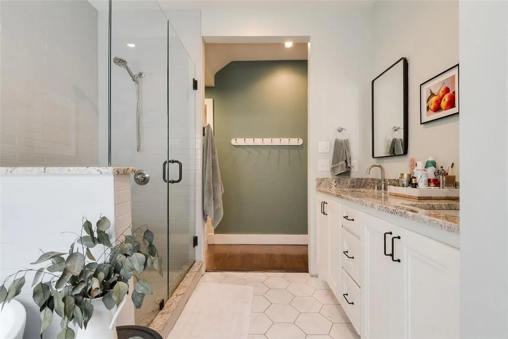 Photo 20 — 718 NE 16th Street, Oklahoma City, OK 73104