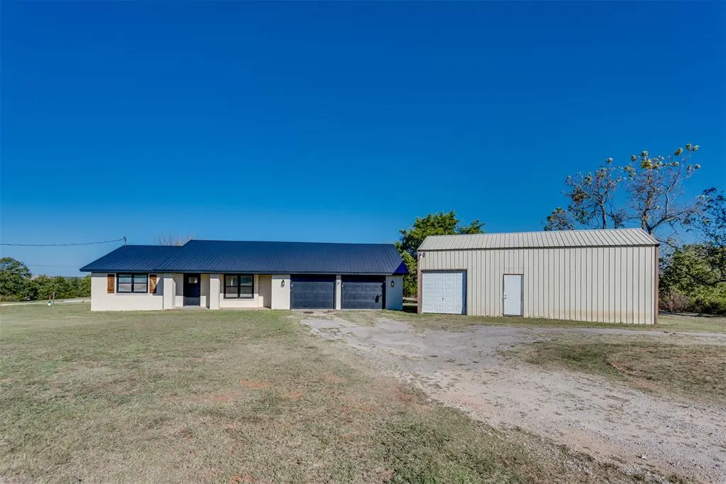 Front exterior — 339170 E Highway 62, Meeker, OK 74855