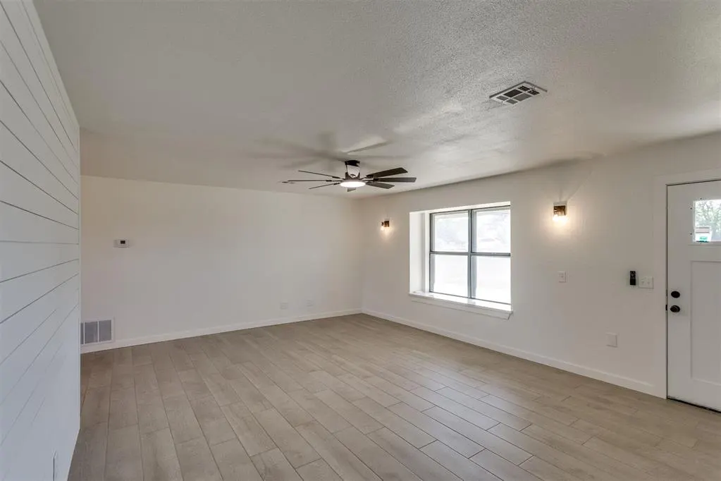 Photo 6 — 339170 E Highway 62, Meeker, OK 74855