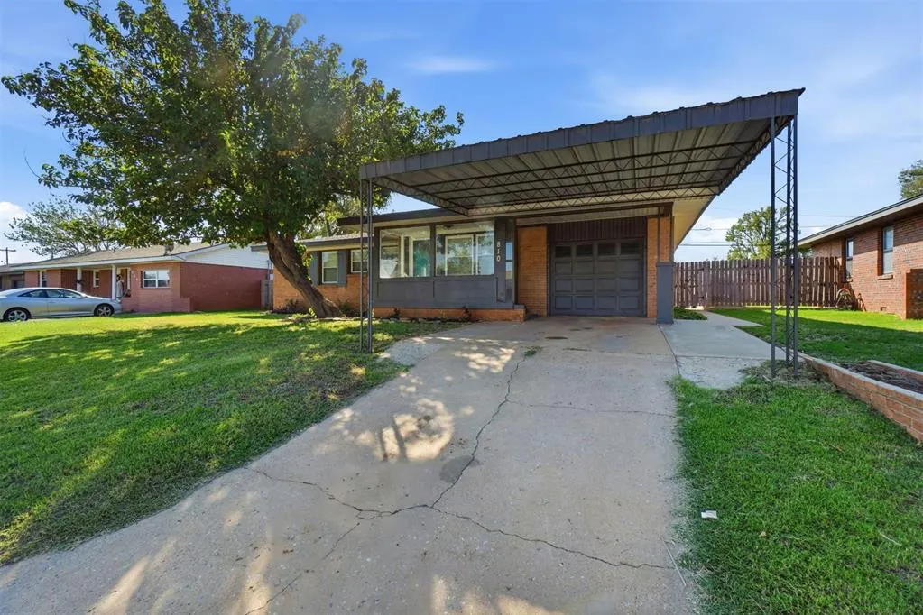 Photo 3 — 810 Standifer Road, Elk City, OK 73644