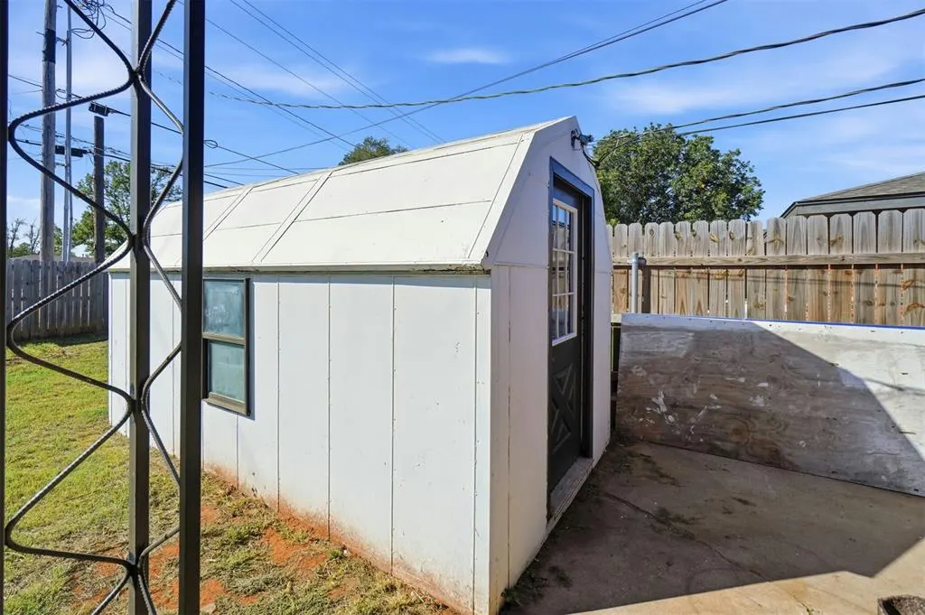 Photo 32 — 810 Standifer Road, Elk City, OK 73644