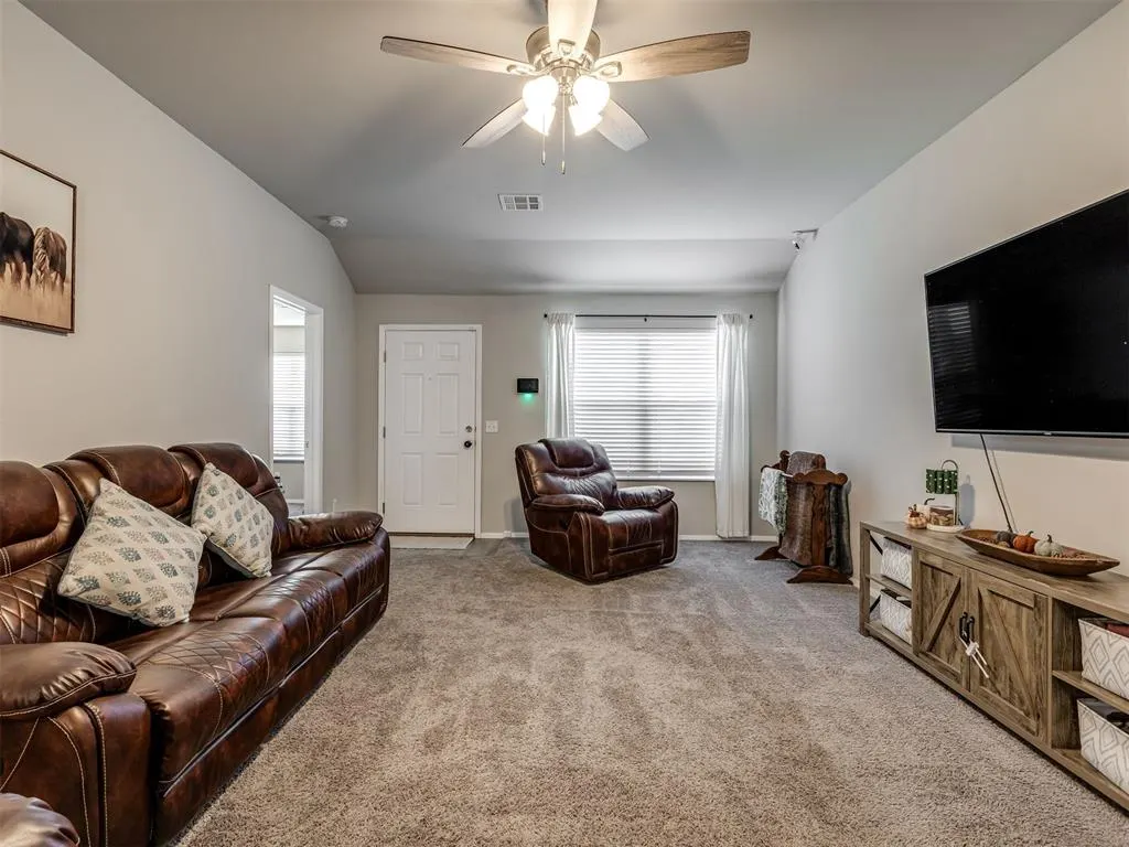 Photo 11 — 1825 Oxen Lane, El Reno, OK 73036