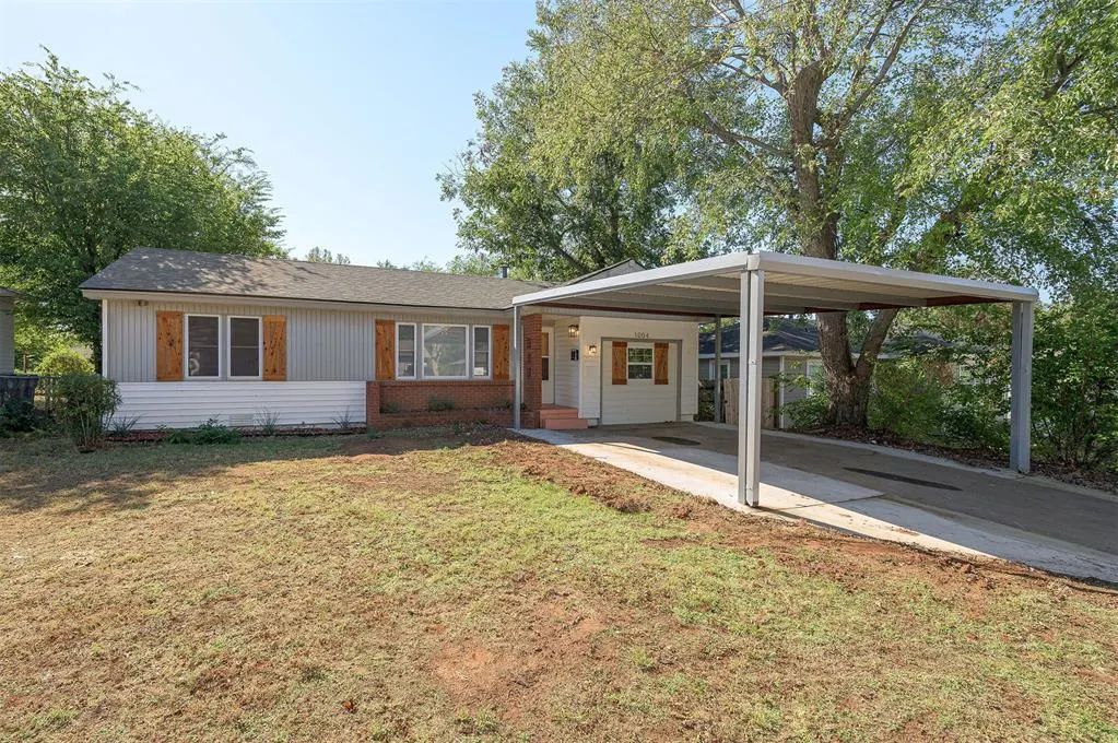 Photo 2 — 1004 N Locust Lane, Midwest City, OK 73110