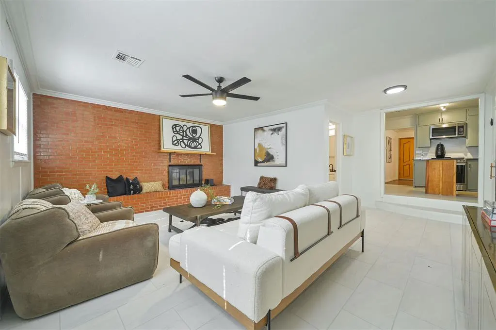 Photo 8 — 1004 N Locust Lane, Midwest City, OK 73110