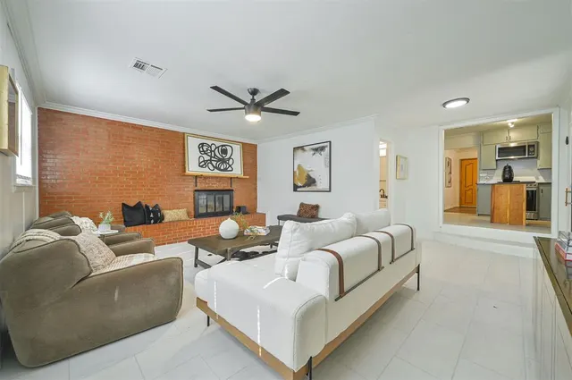 Photo 8 — 1004 N Locust Lane, Midwest City, OK 73110