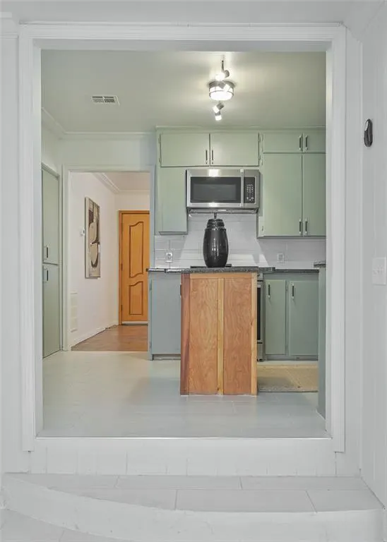 Photo 17 — 1004 N Locust Lane, Midwest City, OK 73110