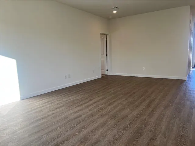Photo 5 — 2061 Brush Creek Way, Newcastle, OK 73065