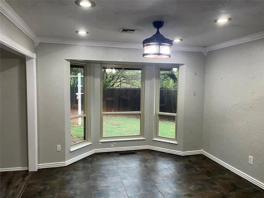 Photo 9 — 300 Little Chisholm Circle, Edmond, OK 73012