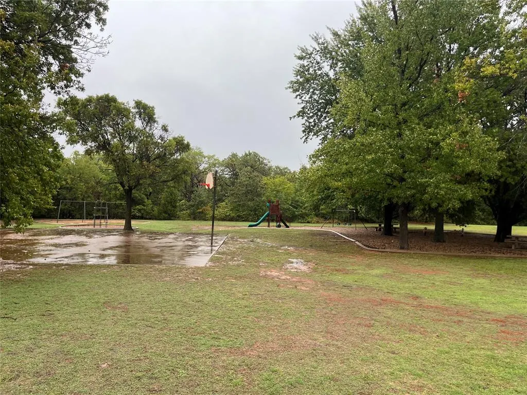 Photo 33 — 300 Little Chisholm Circle, Edmond, OK 73012