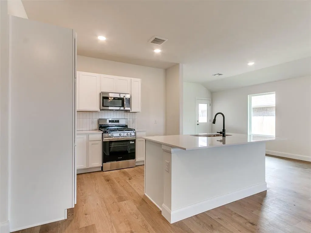 Photo 10 — 925 Hazy Brook Circle, Chickasha, OK 73018