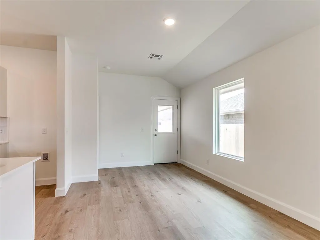 Photo 13 — 925 Hazy Brook Circle, Chickasha, OK 73018
