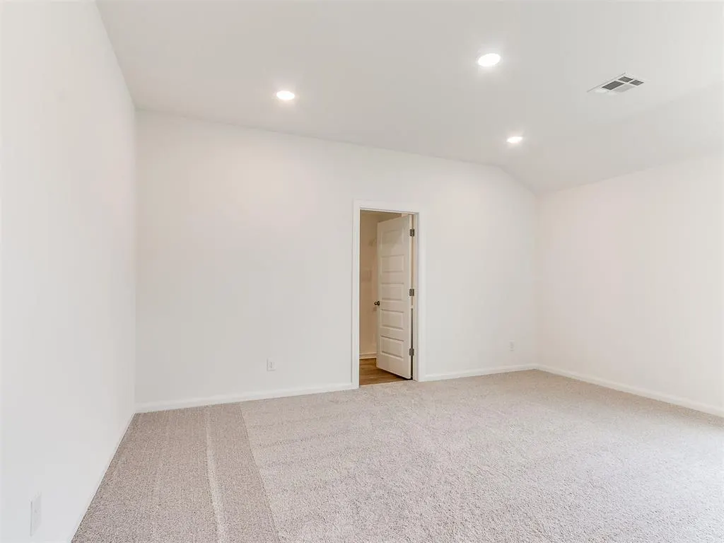 Photo 16 — 925 Hazy Brook Circle, Chickasha, OK 73018