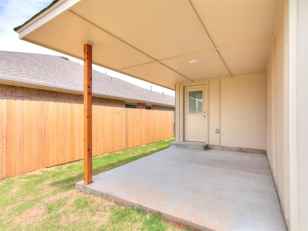 Photo 32 — 925 Hazy Brook Circle, Chickasha, OK 73018