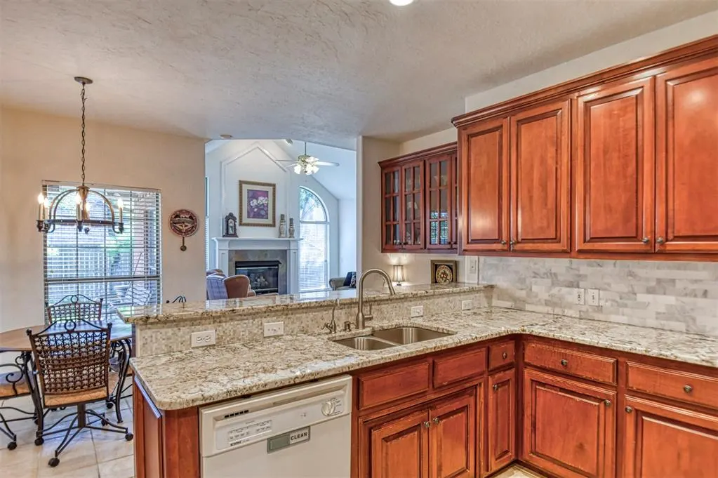 Photo 11 — 805 Landsdowne Drive, Norman, OK 73072