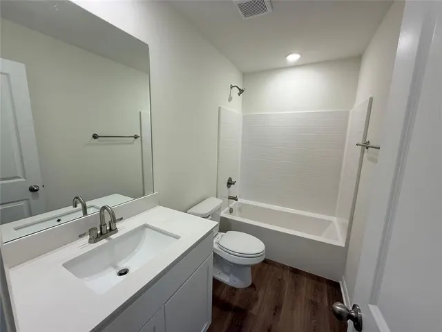 Photo 7 — 9201 Sweetwater Boulevard, Oklahoma City, OK 73160