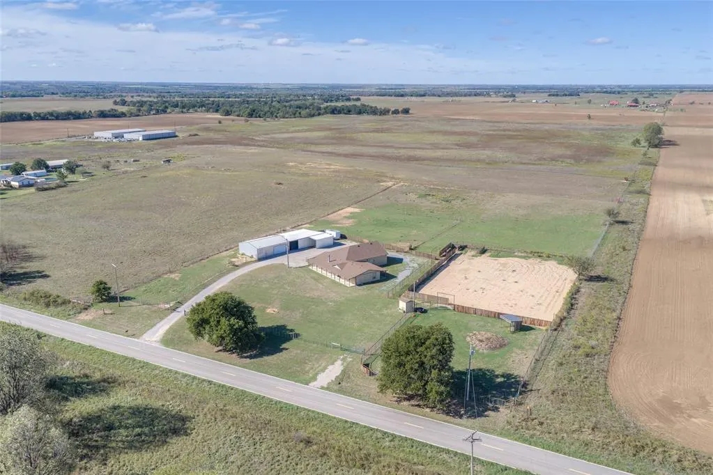 Front exterior — 1521 N Council Road, Crescent, OK 73028