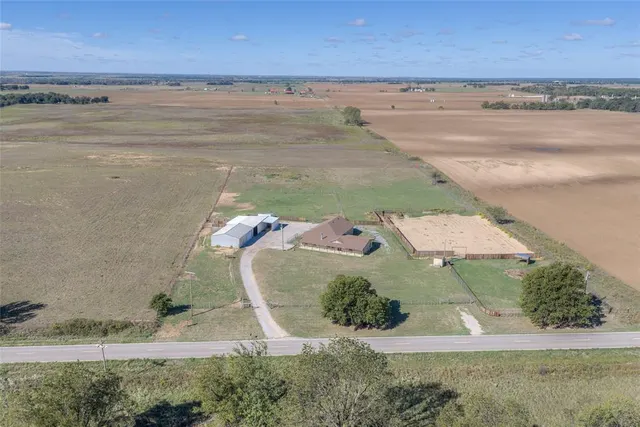Photo 2 — 1521 N Council Road, Crescent, OK 73028