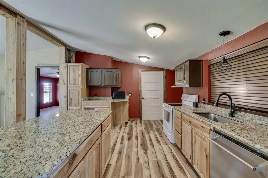 Photo 12 — 1521 N Council Road, Crescent, OK 73028