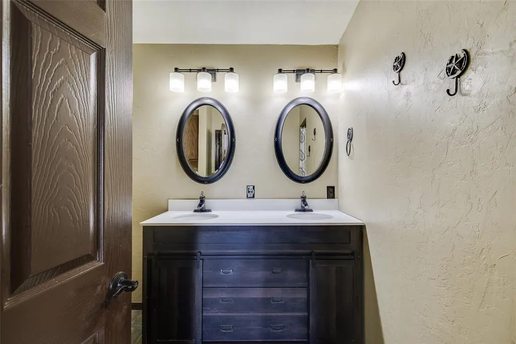 Photo 24 — 1521 N Council Road, Crescent, OK 73028