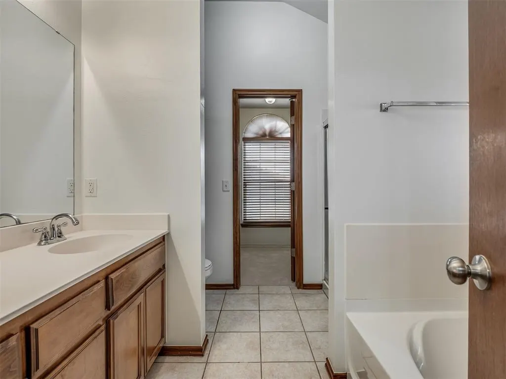 Photo 14 — 2409 NW 164th Terrace, Edmond, OK 73013