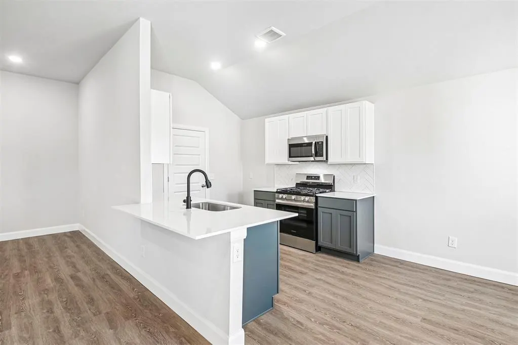 Photo 10 — 937 S Buffalo Lane, Mustang, OK 73064