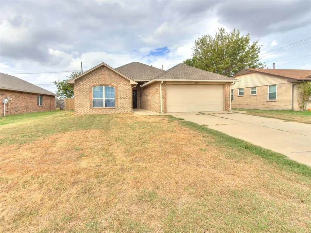 Photo 3 — 809 SW 8th Street, Moore, OK 73160