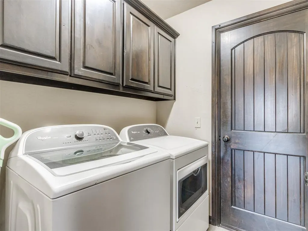 Photo 13 — 809 SW 8th Street, Moore, OK 73160